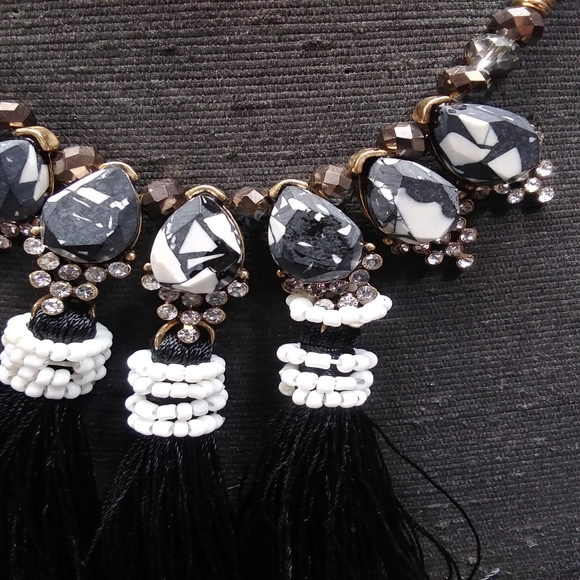 STEVE MADDEN Marbled Stone Beads & Black Tassels Goldtone Statement Necklace NWT - Picture 5 of 7